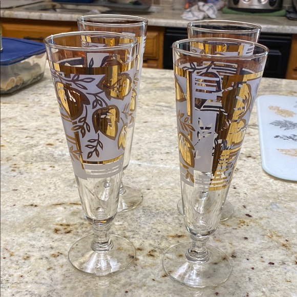 Gold and Silver Bar Accessories with Retro Design.  Set of 4